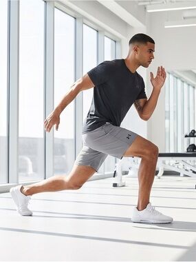 Under Armour Men's Light Gray Athletic Training Shorts